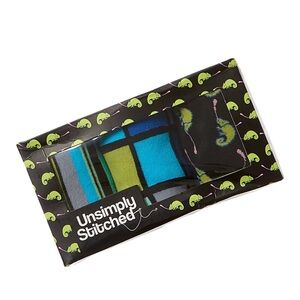 NWT Unisex Unsimply Stitched 3 Pack Socks Gift Box